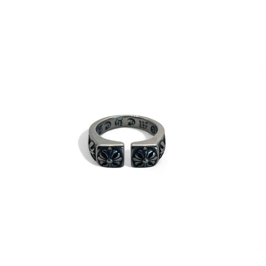 Split Finger Maltese Ring